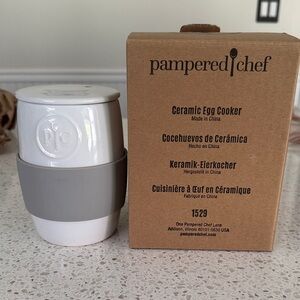 Pampered Chef Ceramic Egg Cooker